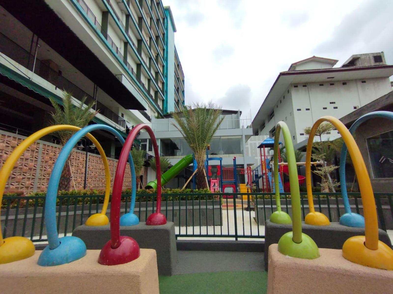 Hotel Gren Alia Jakarta Exterior photo