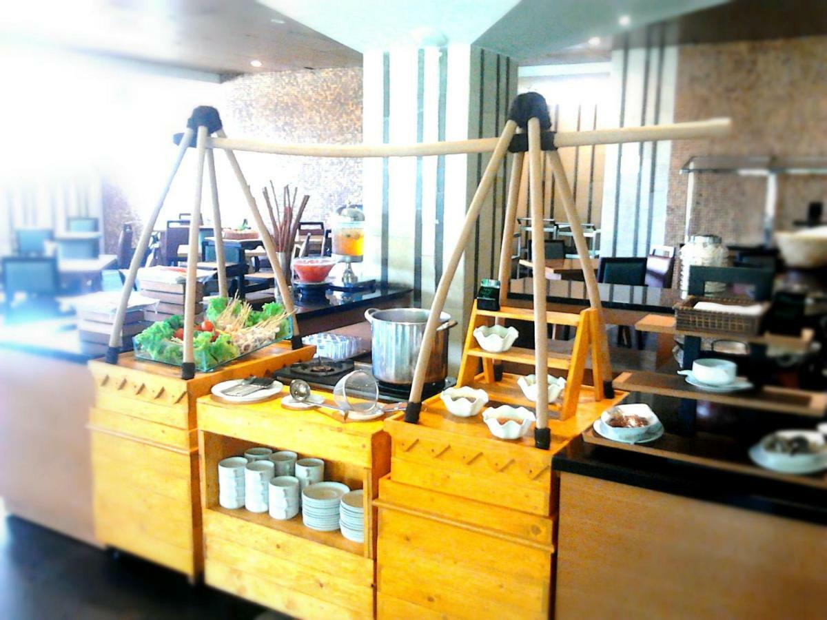 Hotel Gren Alia Jakarta Exterior photo