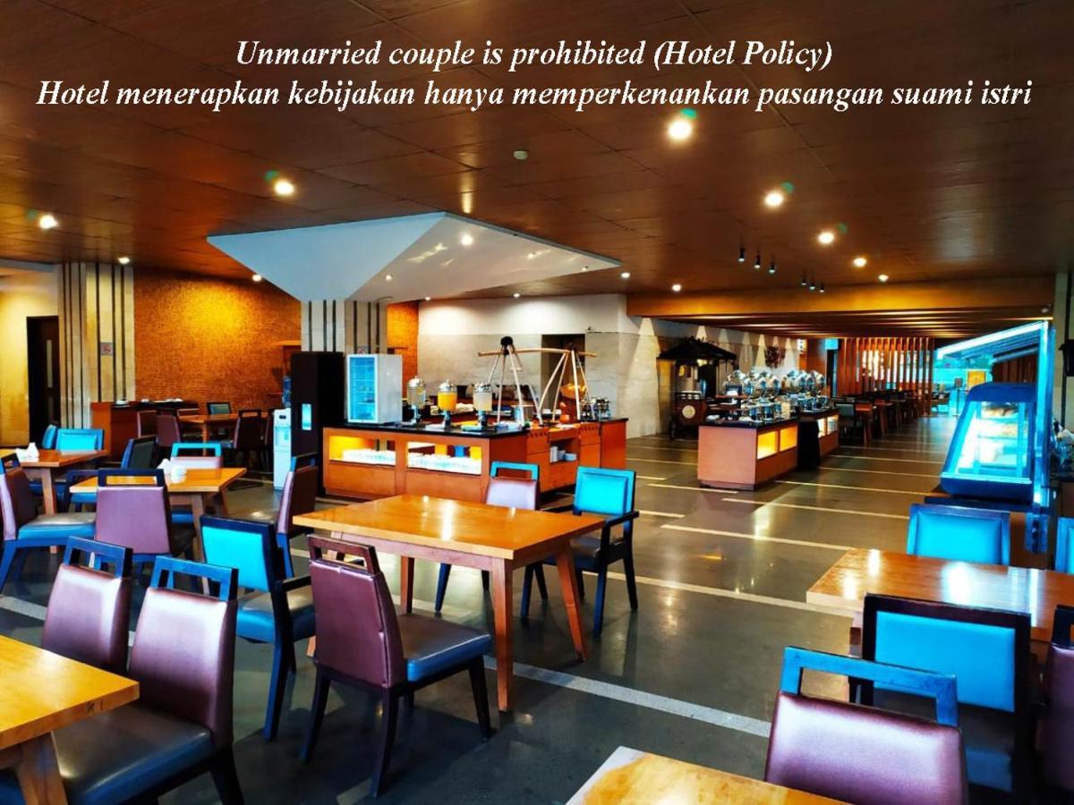 Hotel Gren Alia Jakarta Exterior photo