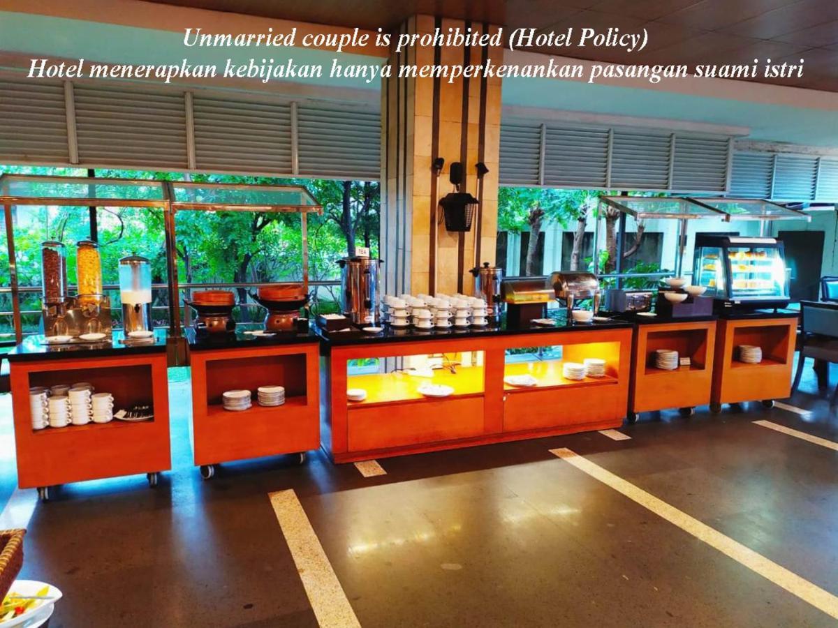Hotel Gren Alia Jakarta Exterior photo