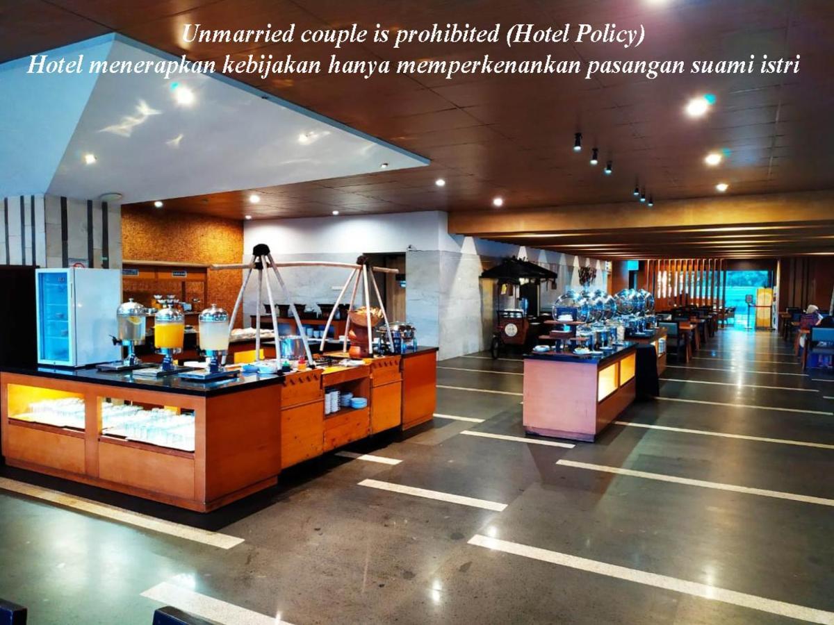 Hotel Gren Alia Jakarta Exterior photo